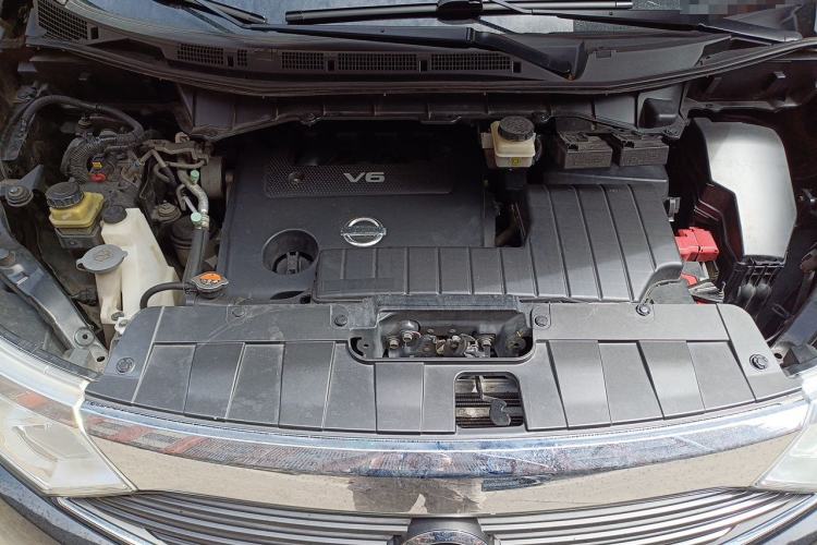 Used Nissan Quest 2015 3.5L SL Engine Bay