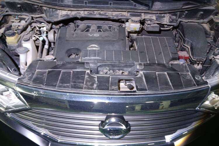Used Nissan Quest 2015 3.5L SL Engine Bay