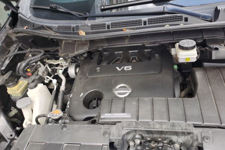 Used Nissan Quest 2015 3.5L SL Engine Bay
