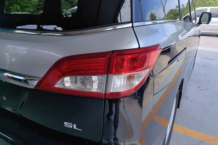 Used Nissan Quest 2015 3.5L SL Exterior 3