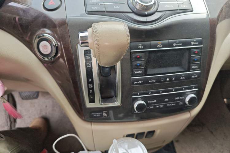 Used Nissan Quest 2015 3.5L SL Gear Lever