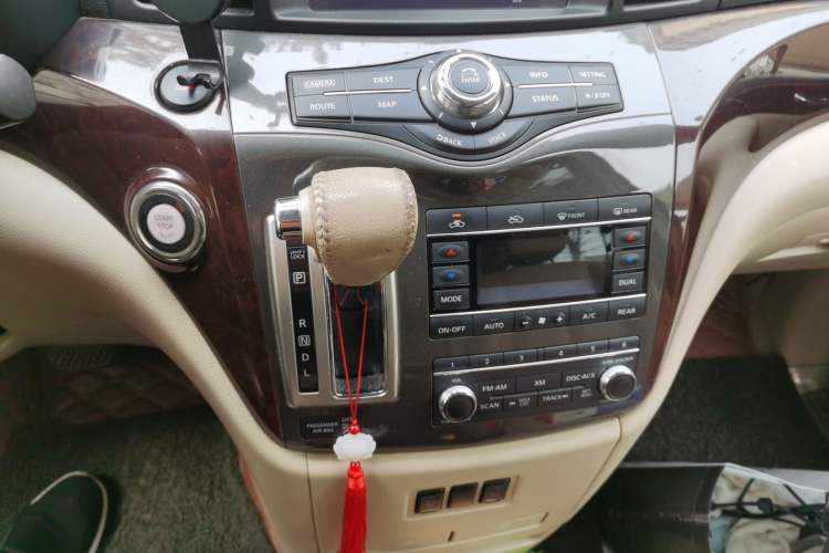 Used Nissan Quest 2015 3.5L SL Gear Lever