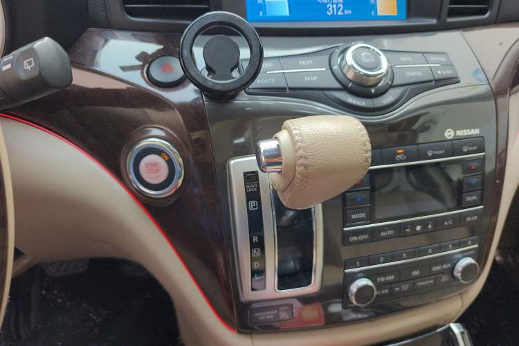 Used Nissan Quest 2015 3.5L SL Gear Lever