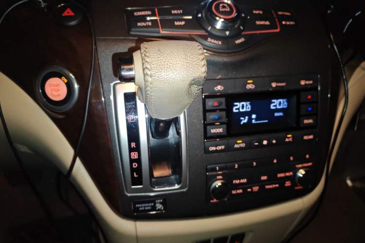 Used Nissan Quest 2015 3.5L SL Gear Lever