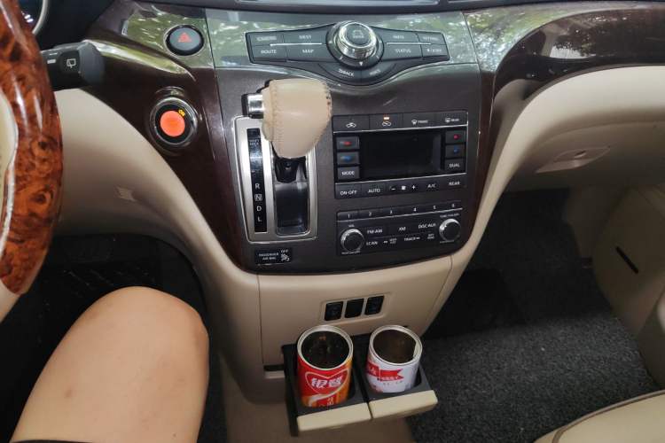 Used Nissan Quest 2015 3.5L SL Gear Lever