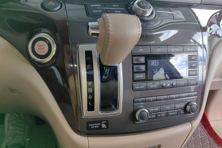 Used Nissan Quest 2015 3.5L SL Gear Lever