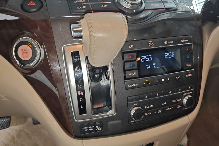 Used Nissan Quest 2015 3.5L SL Gear Lever