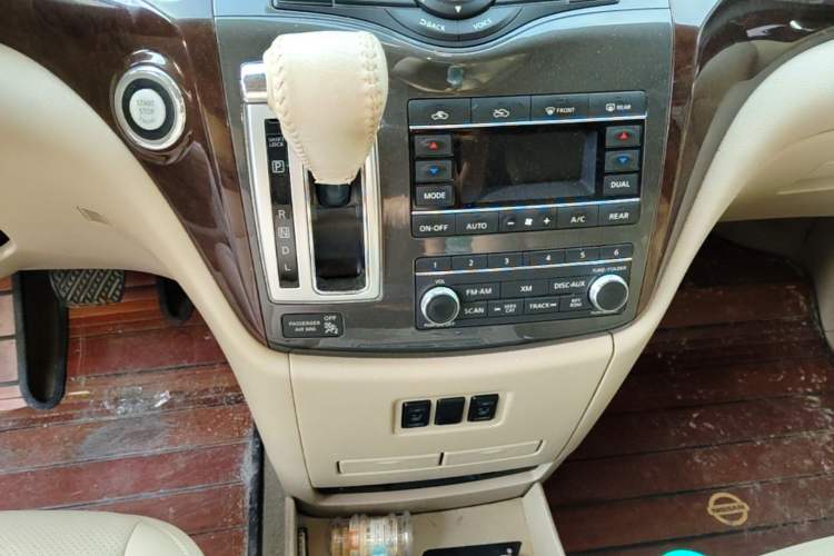 Used Nissan Quest 2015 3.5L SL Gear Lever