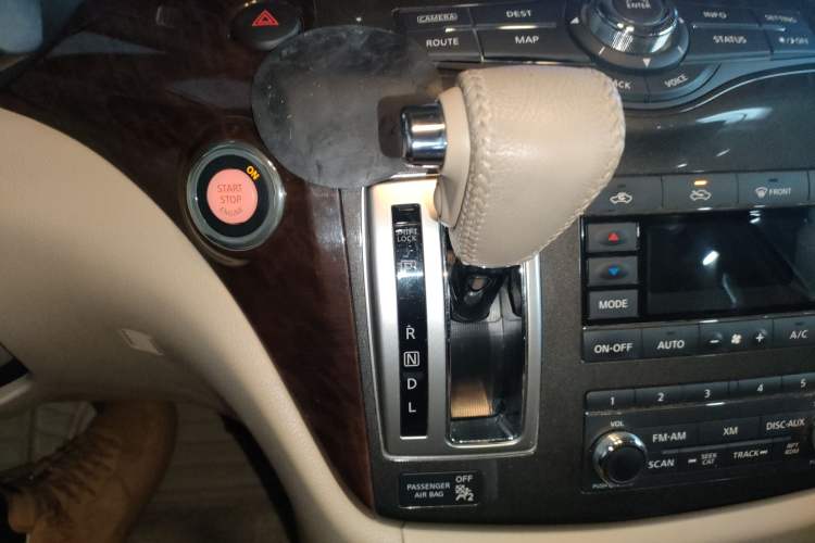 Used Nissan Quest 2015 3.5L SL Gear Lever