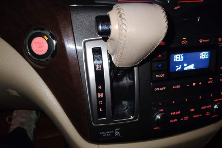 Used Nissan Quest 2015 3.5L SL Gear Lever
