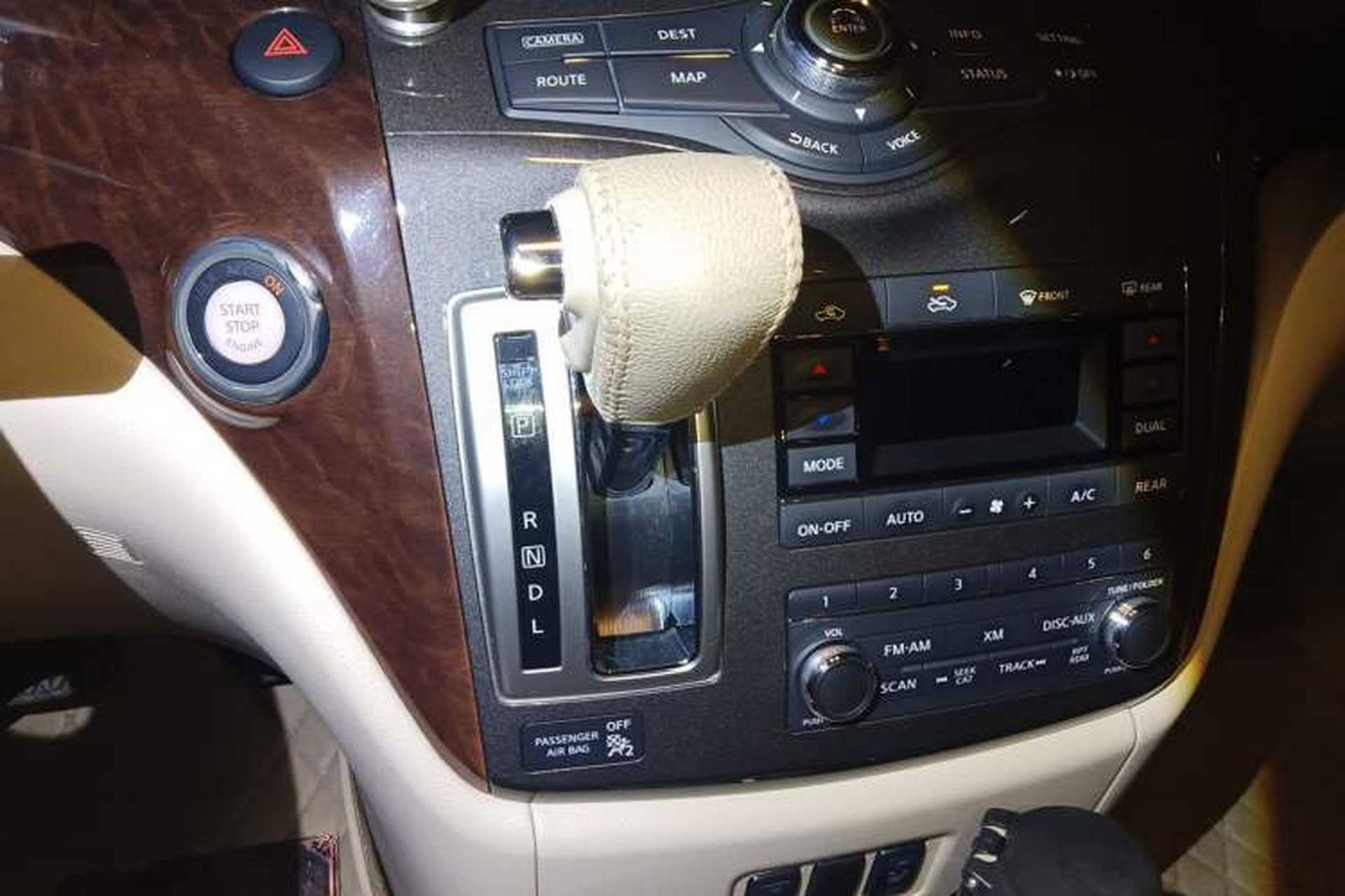 Used Nissan Quest 2015 3.5L SL Gear Lever