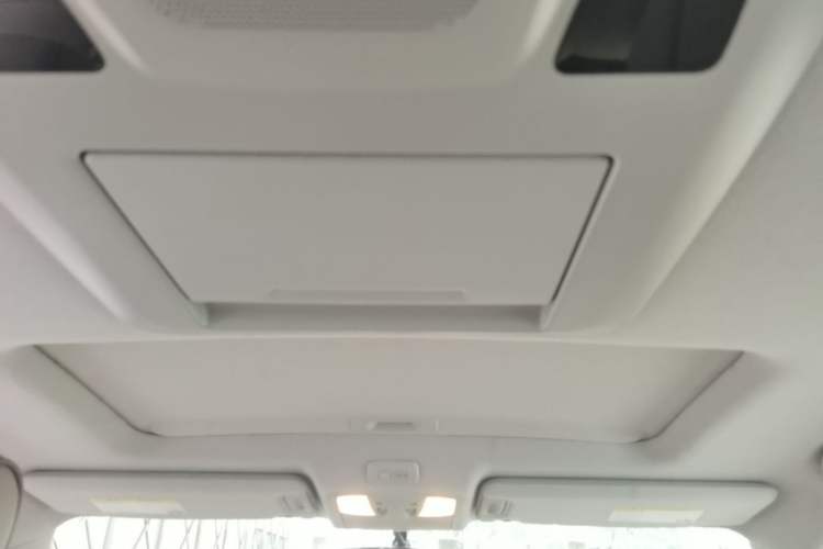 Used Nissan Quest 2015 3.5L SL Headliner