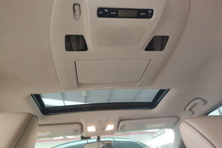 Used Nissan Quest 2015 3.5L SL Headliner
