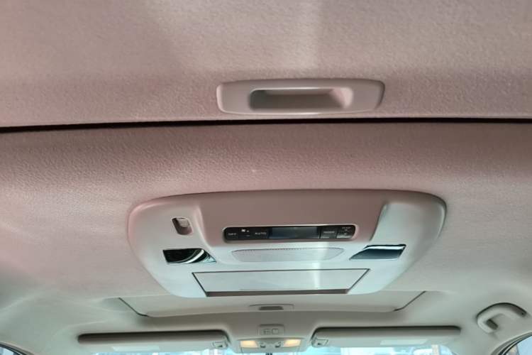 Used Nissan Quest 2015 3.5L SL Headliner
