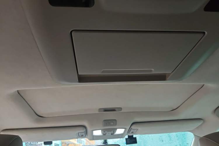 Used Nissan Quest 2015 3.5L SL Headliner