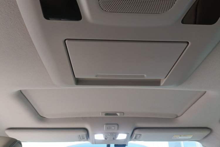 Used Nissan Quest 2015 3.5L SL Headliner