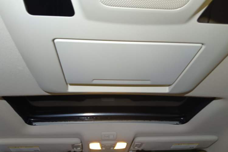 Used Nissan Quest 2015 3.5L SL Headliner