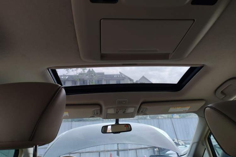 Used Nissan Quest 2015 3.5L SL Headliner