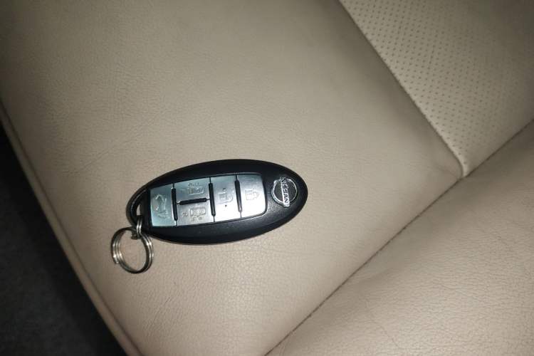 Used Nissan Quest 2015 3.5L SL Interior 1