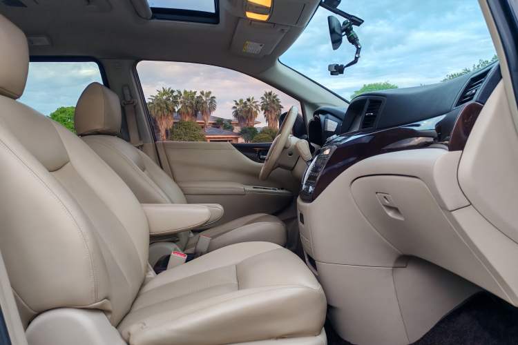 Used Nissan Quest 2015 3.5L SL Interior 1