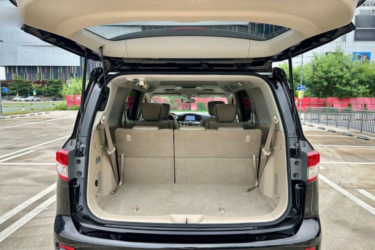 Used Nissan Quest 2015 3.5L SL Interior 10