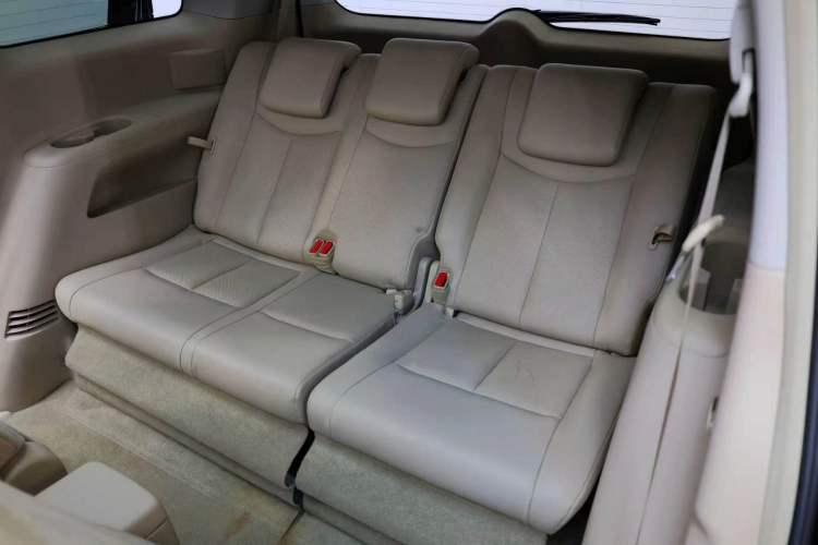 Used Nissan Quest 2015 3.5L SL Interior 14