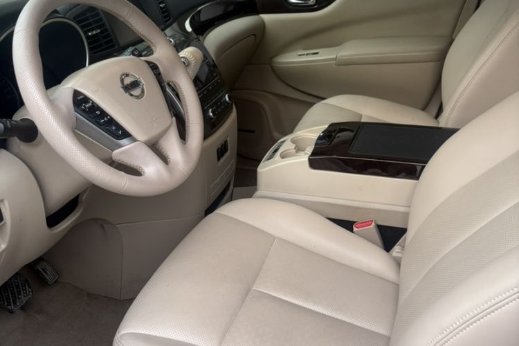 Used Nissan Quest 2015 3.5L SL Interior 2