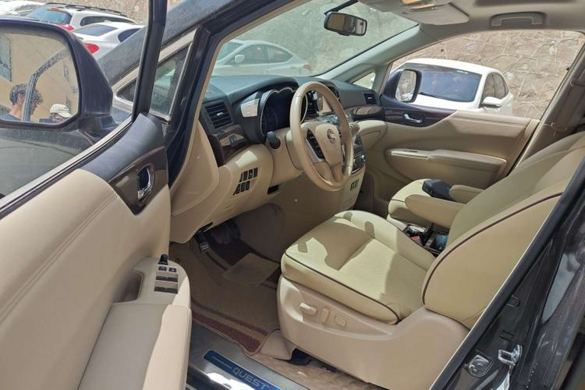 Used Nissan Quest 2015 3.5L SL Interior 3