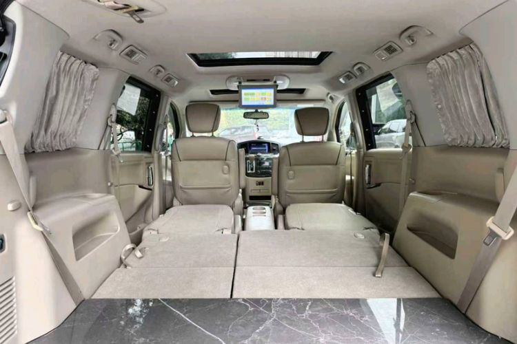 Used Nissan Quest 2015 3.5L SL Interior 3