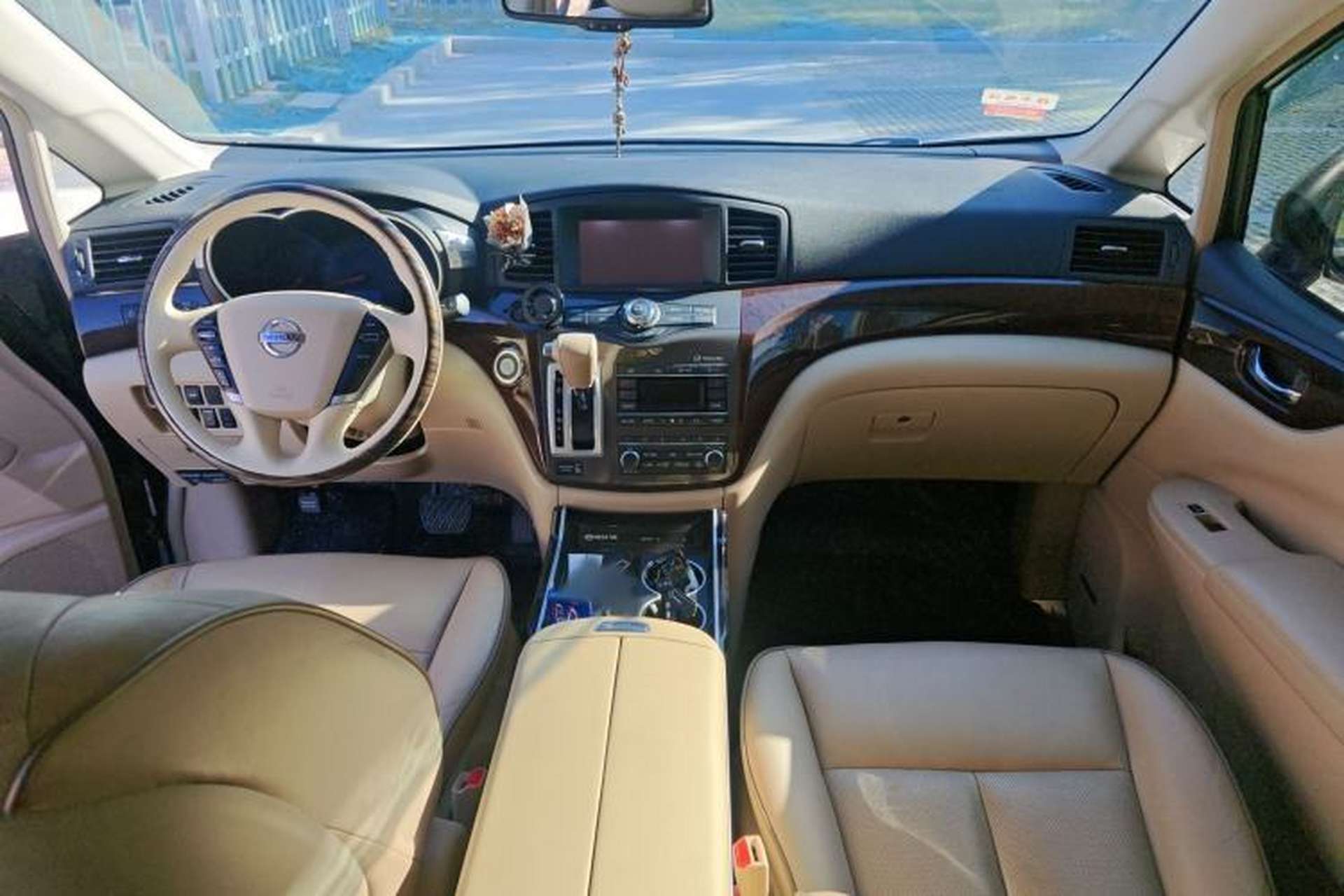 Used Nissan Quest 2015 3.5L SL Interior 3