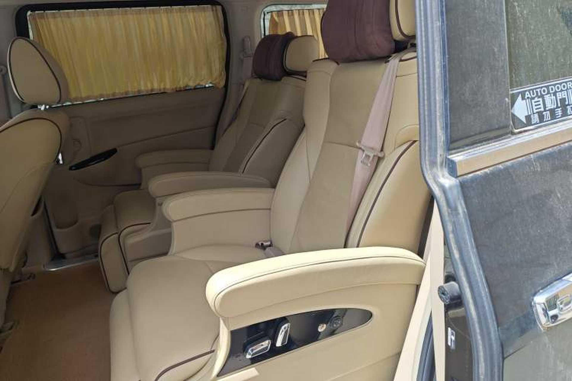 Used Nissan Quest 2015 3.5L SL Interior 4