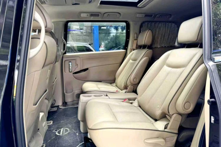 Used Nissan Quest 2015 3.5L SL Interior 4