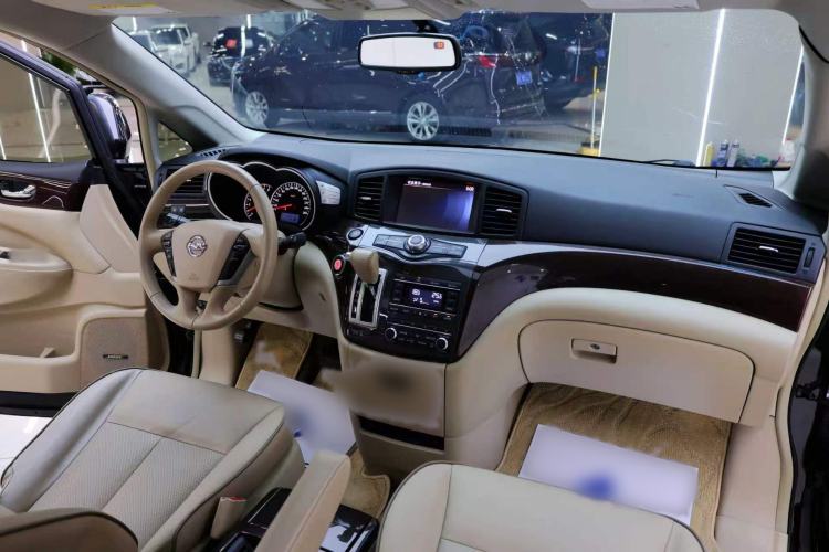 Used Nissan Quest 2015 3.5L SL Interior 4