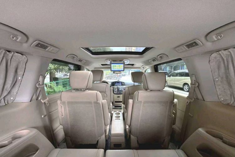 Used Nissan Quest 2015 3.5L SL Interior 6