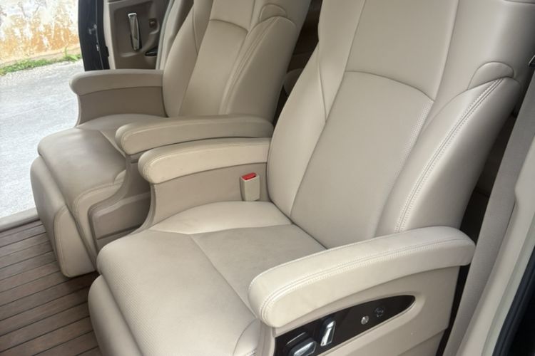 Used Nissan Quest 2015 3.5L SL Interior 6