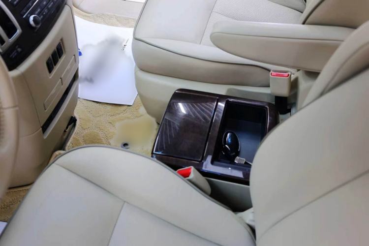 Used Nissan Quest 2015 3.5L SL Interior 6