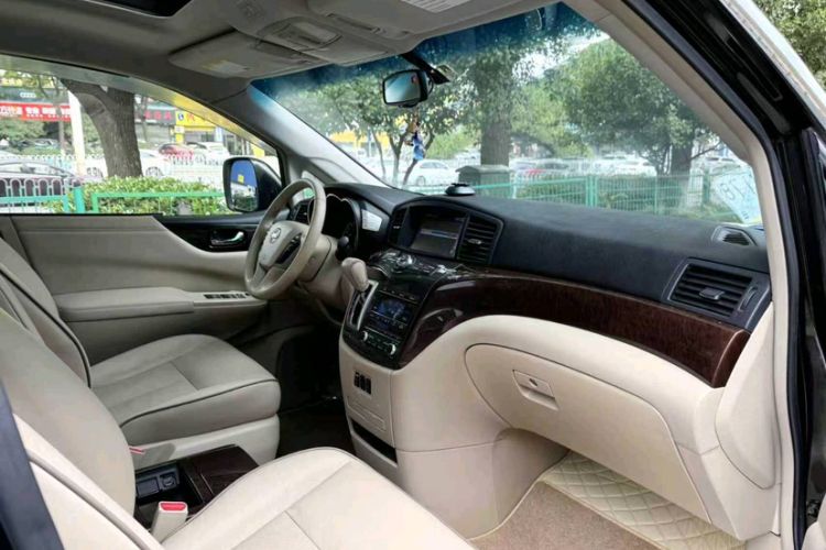 Used Nissan Quest 2015 3.5L SL Interior 7