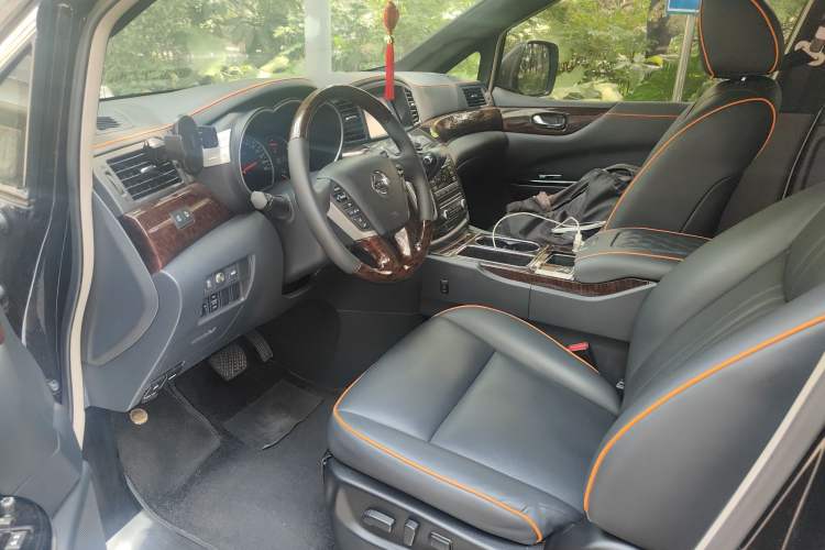 Used Nissan Quest 2015 3.5L SL Left Front Seat