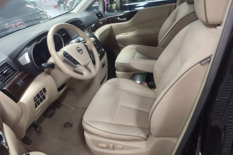 Used Nissan Quest 2015 3.5L SL Left Front Seat