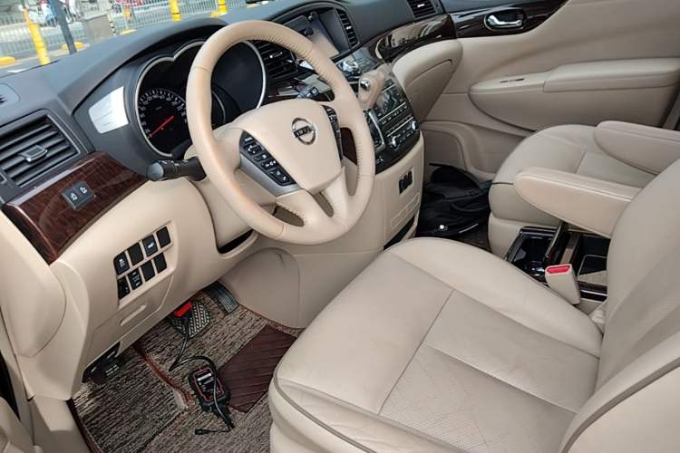Used Nissan Quest 2015 3.5L SL Left Front Seat