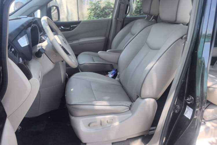 Used Nissan Quest 2015 3.5L SL Left Front Seat