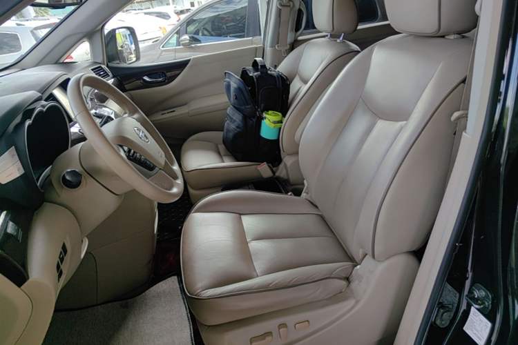 Used Nissan Quest 2015 3.5L SL Left Front Seat