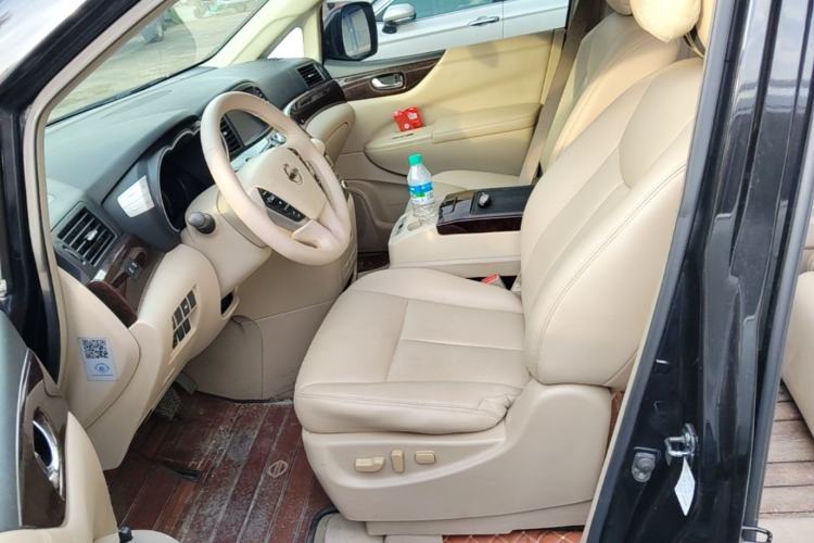 Used Nissan Quest 2015 3.5L SL Left Front Seat
