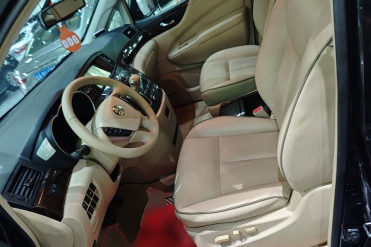 Used Nissan Quest 2015 3.5L SL Left Front Seat