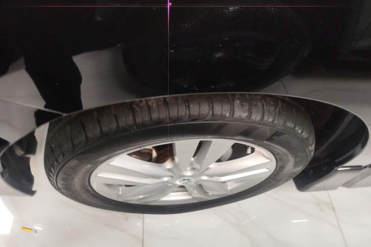 Used Nissan Quest 2015 3.5L SL Left Front Wheel Hub