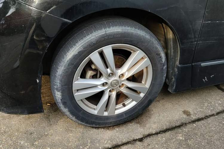 Used Nissan Quest 2015 3.5L SL Left Front Wheel Hub