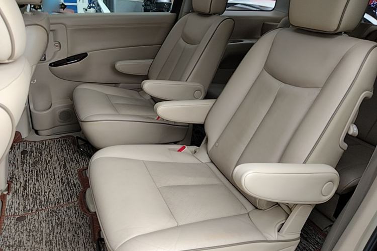 Used Nissan Quest 2015 3.5L SL Left Rear Seat