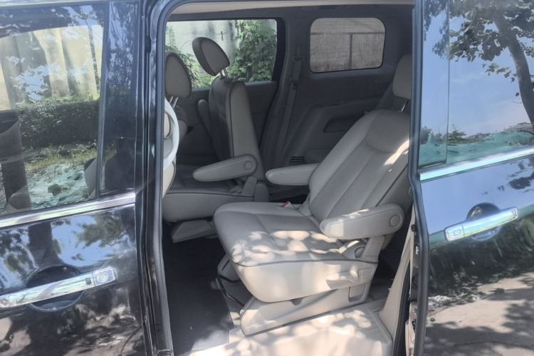 Used Nissan Quest 2015 3.5L SL Left Rear Seat