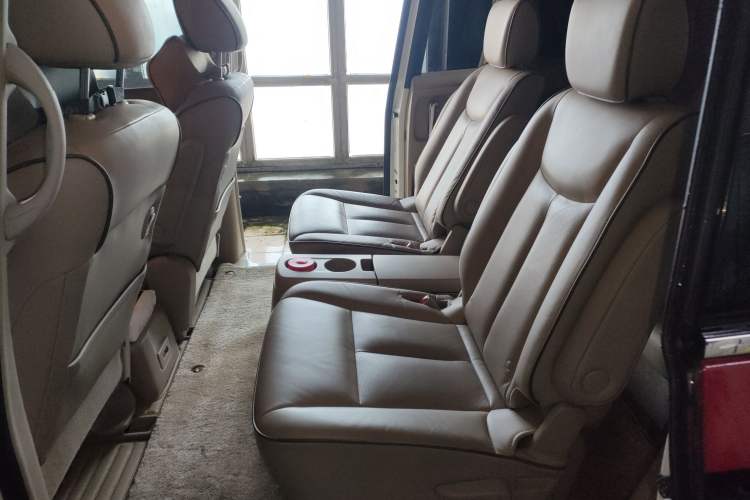 Used Nissan Quest 2015 3.5L SL Left Rear Seat