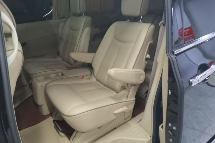 Used Nissan Quest 2015 3.5L SL Left Rear Seat